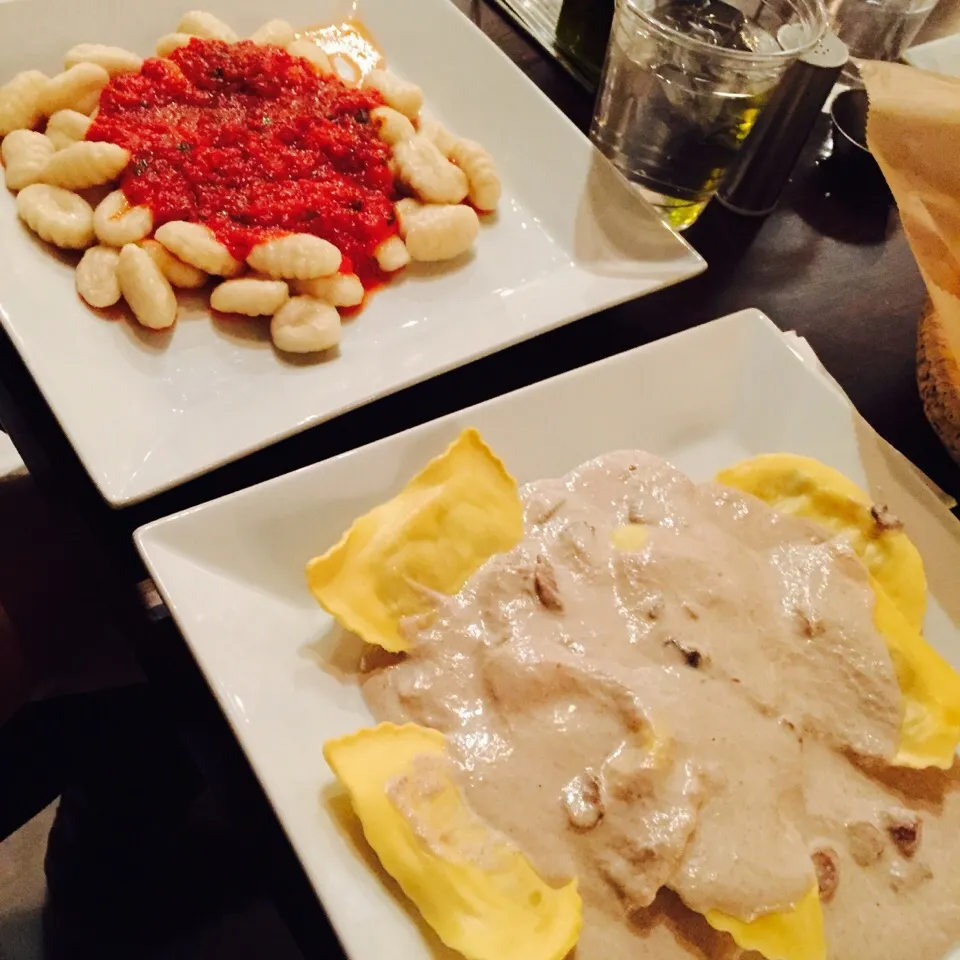 Snapdishの料理写真:New York eats: mushroom ravioli with cream sauce and gnocchi with tomato sauce|victoria valerioさん