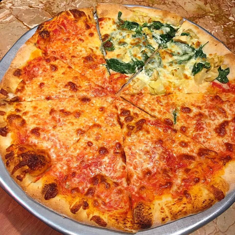 New York eats: NY pizza in Brooklyn|victoria valerioさん