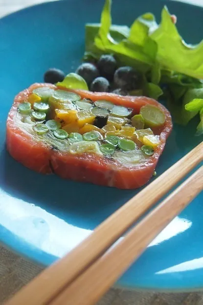 サーモンと焼き野菜のテリーヌ☻凍らせたブルーベリーを添えて|Mariko  Matsuiさん