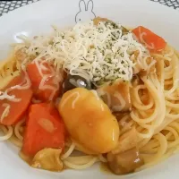 Snapdishの料理写真:残り物のカレーでパスタ|etzco sasakiさん