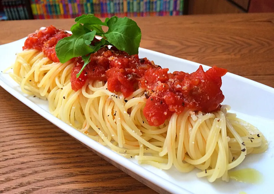 コーズメイドのトマトソースでパスータ🍝ʕ-̼͡-ʔ|七海さん