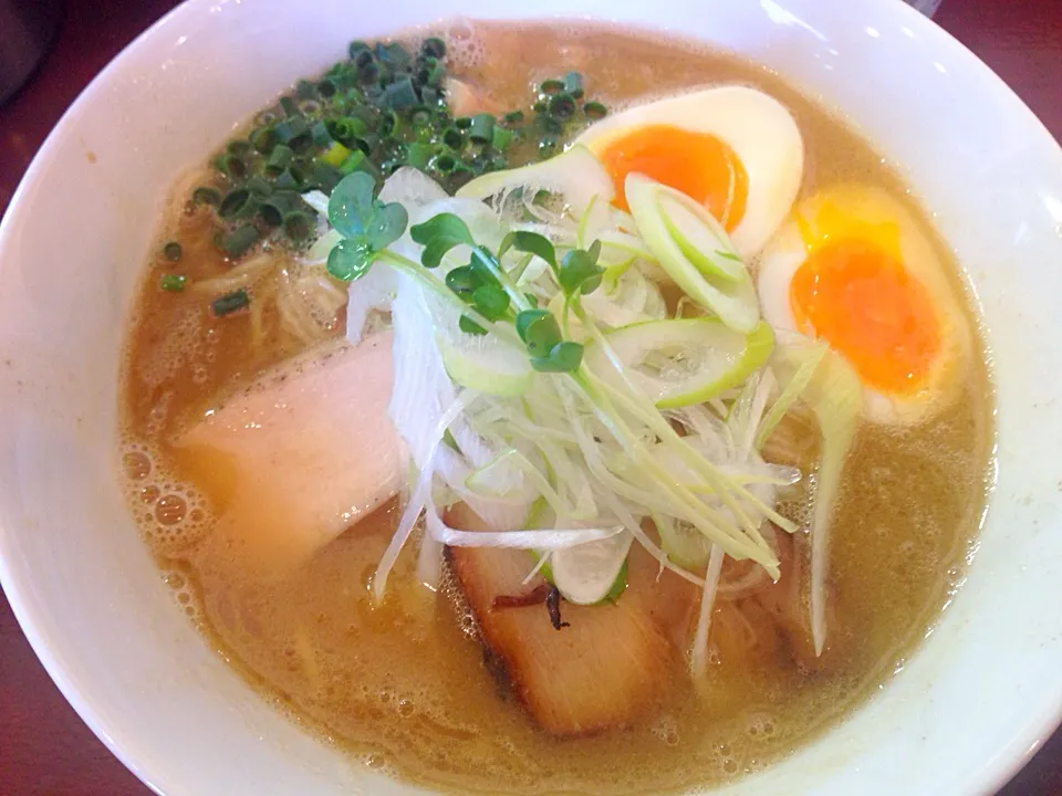 38 味玉濃厚醤油鶏そば @麺屋くまがい|タカパパさん