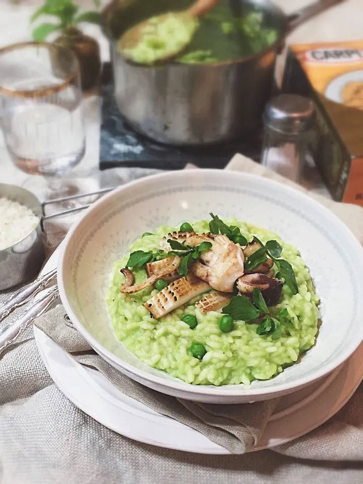 Pea risotto with charred cuttlefish|rick chanさん