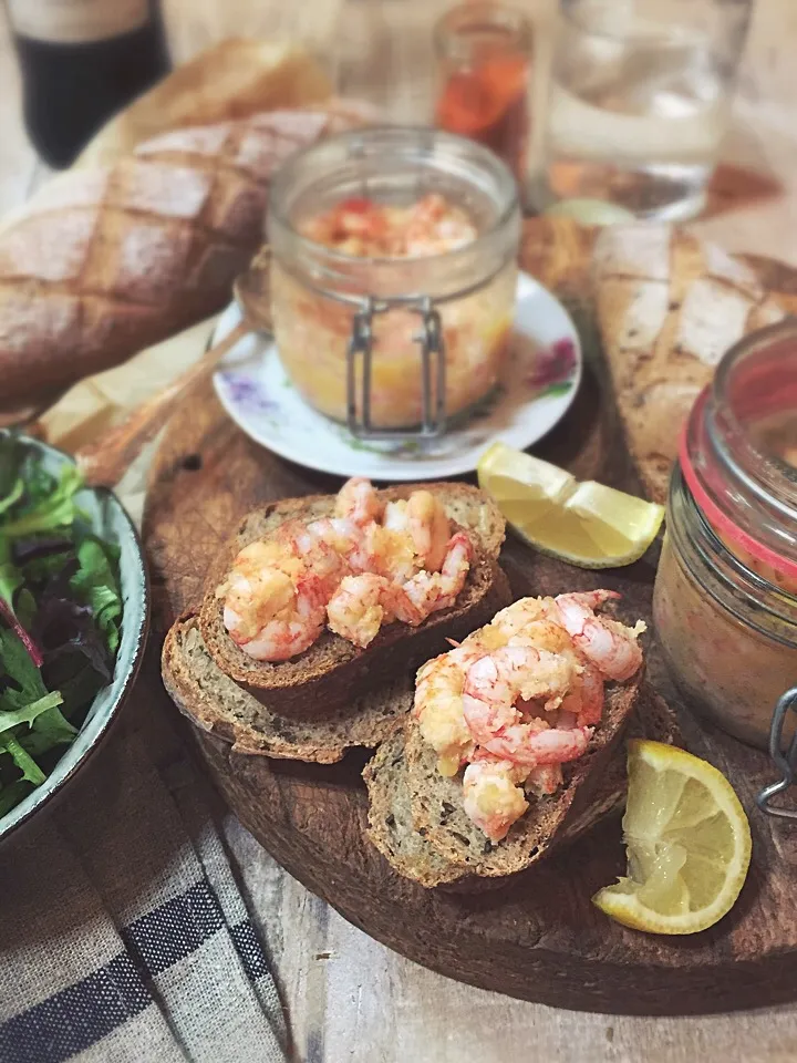 Potted shrimp with multi grain bread|rick chanさん