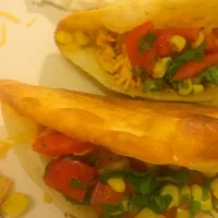 Fried tortilla Tacos with pulled Chicken cooked with Sofrito sauce/Black beans/ Avacado /Sour cream/ Shredded Cheese/Corn/Tomatoes/Parsley|Timiko Jacqueline Marshallさん