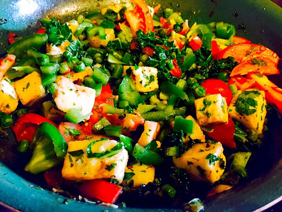 warm paneer and kale salad|kavita maharajさん