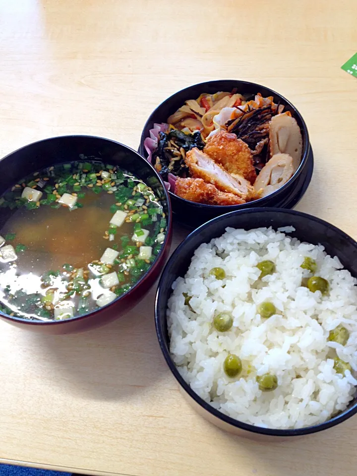 今日は豆ご飯|あくびさん