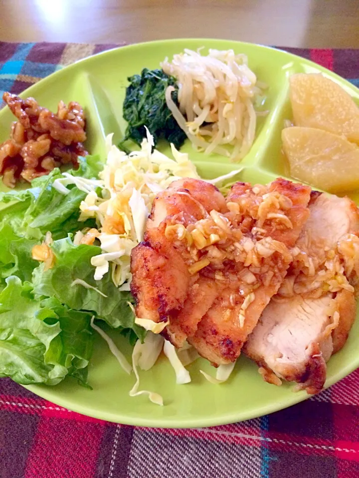 Snapdishの料理写真:冷蔵庫の仲間たちでランチ🍚|かずみさん