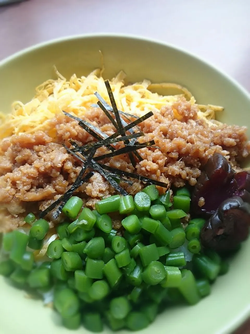 そぼろ三色丼🍜|m。さん