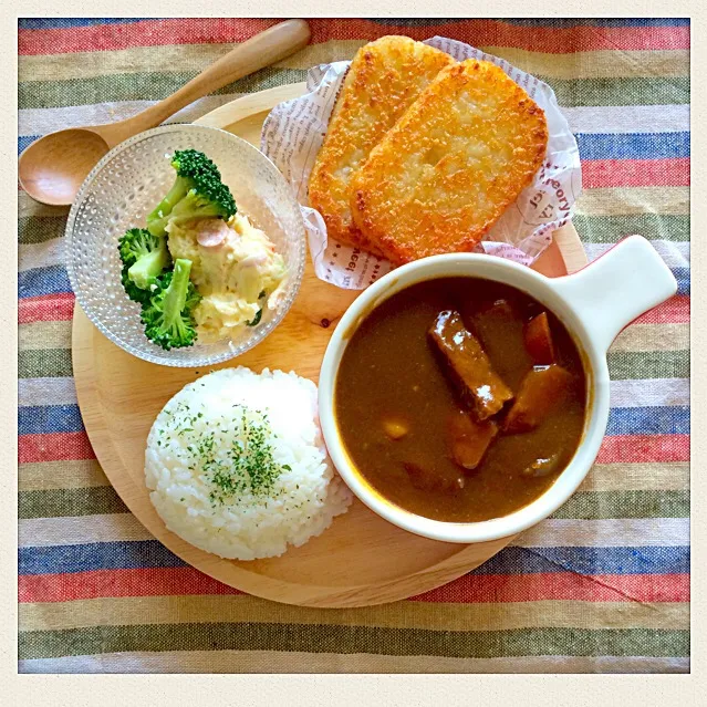 ビーフカレー☆ポテトサラダ☆ハッシュドポテト꒰ ♡´∀`♡ ꒱|とまこ(*^o^*)さん