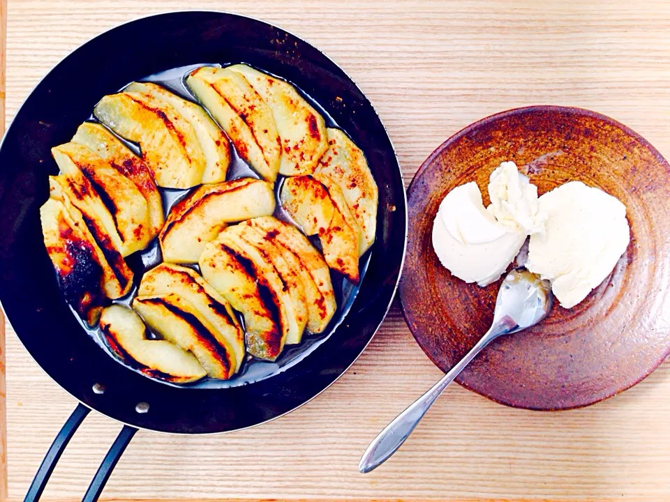 シナモンとココナッツの焼き林檎|Yokoさん