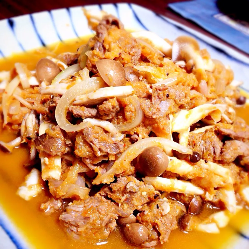 きのこたっぷりプルコギ Bulgogi with mushrooms|pinkcamomillaさん