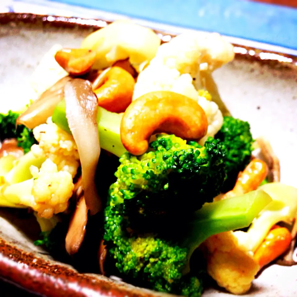 カシューナッツと野菜の炒めもの Thai style pan fried cashew nuts n begetables|pinkcamomillaさん