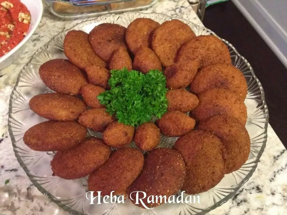 deep fried kibbeh (bughul dough stuffed with ground beef and walnut)|hebaさん