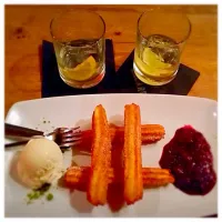 Churros with Martini on the rocks|Izzy Bizzyさん