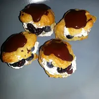 Snapdishの料理写真:homemade chocolate profiteroles with berry filling :)- divine!!|Kai-yung Manさん