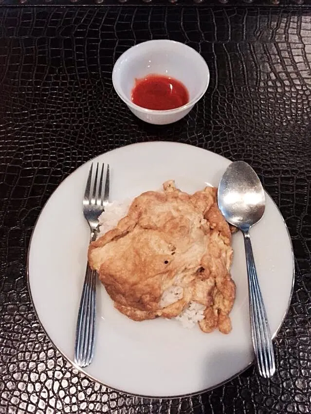 Snapdishの料理写真:This is......ไข่ทอด แปลว่า นี้คือไข่เจียว เข้าใจบ๋อ??? He....he|Inpataさん