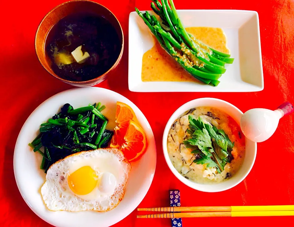 朝ごはんは勝負飯^_^🎶👍春菊の葉のせ玄米雑炊＆春菊の茎の酢みそマヨ^_^🎶👍|はみちゃんさん