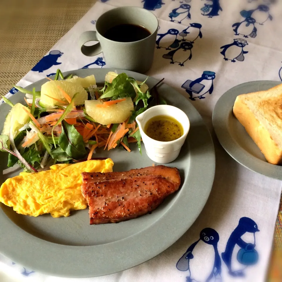 Snapdishの料理写真:今日の朝ごはん|ぺんぎんさん