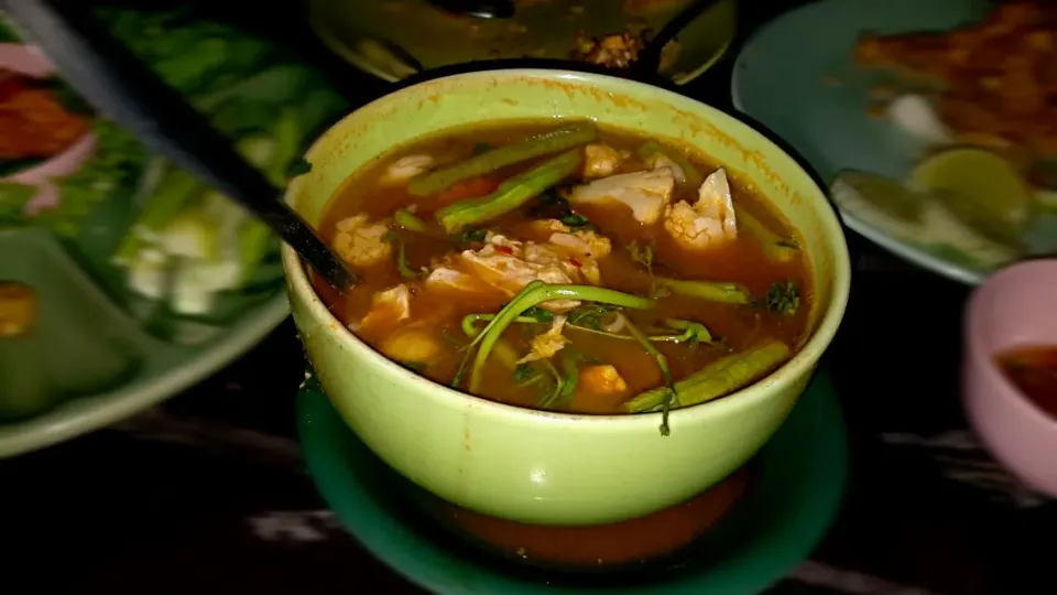 Oyster Gaeng Som  (Thai fish broth) ...|Simon Mathewsさん