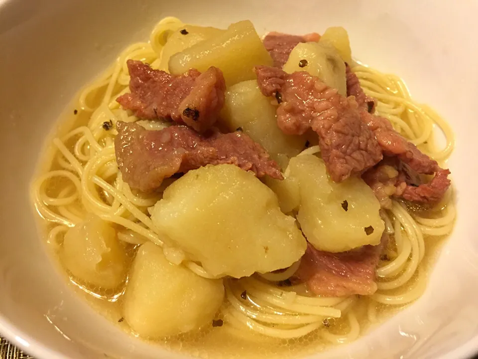 Corned beef and potatoes pasta|Jing Ouさん