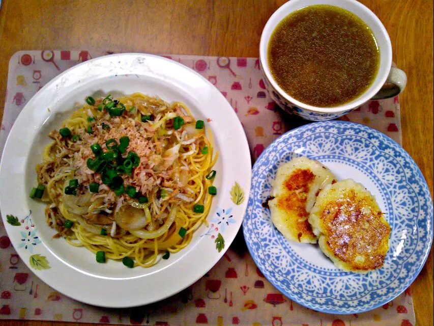 ３月２５日 ツナ、玉ねぎ、じゃこネギパスタ じゃがもちーず  あさり汁入りスープ|いもこ。さん