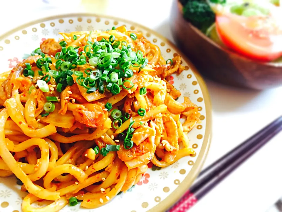 Snapdishの料理写真:豚キムチ焼きうどん|Miyazaki Namiさん