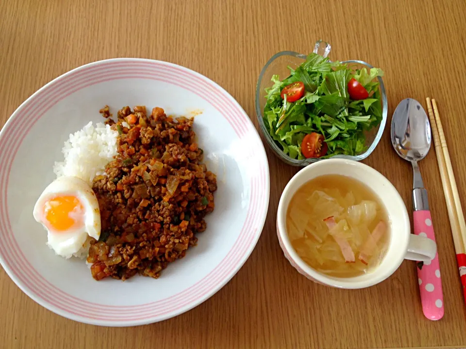 ドライカレーでランチ💕|たきゃたさん