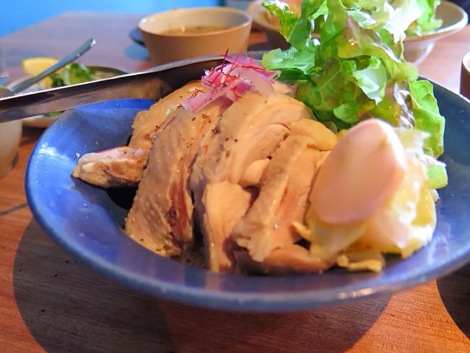 茹で鶏のせご飯|ハギーさん