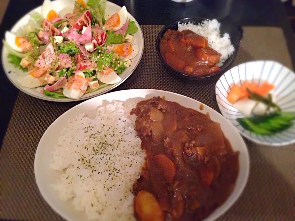 Snapdishの料理写真:カレー、コブサラダ、浅漬け|ayumiさん