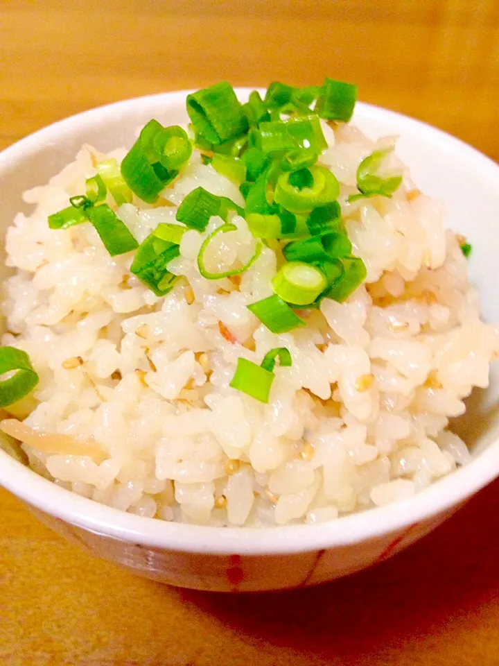 カニ缶で炊き込みご飯🍚|まいりさん