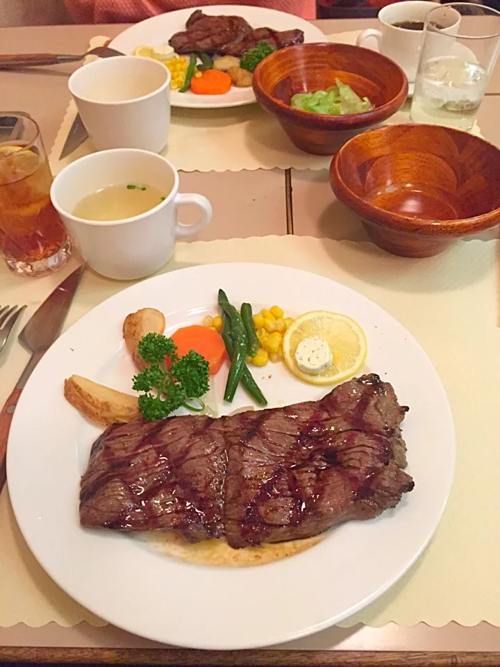 Snapdishの料理写真:ステーキ200g|Oyamanさん