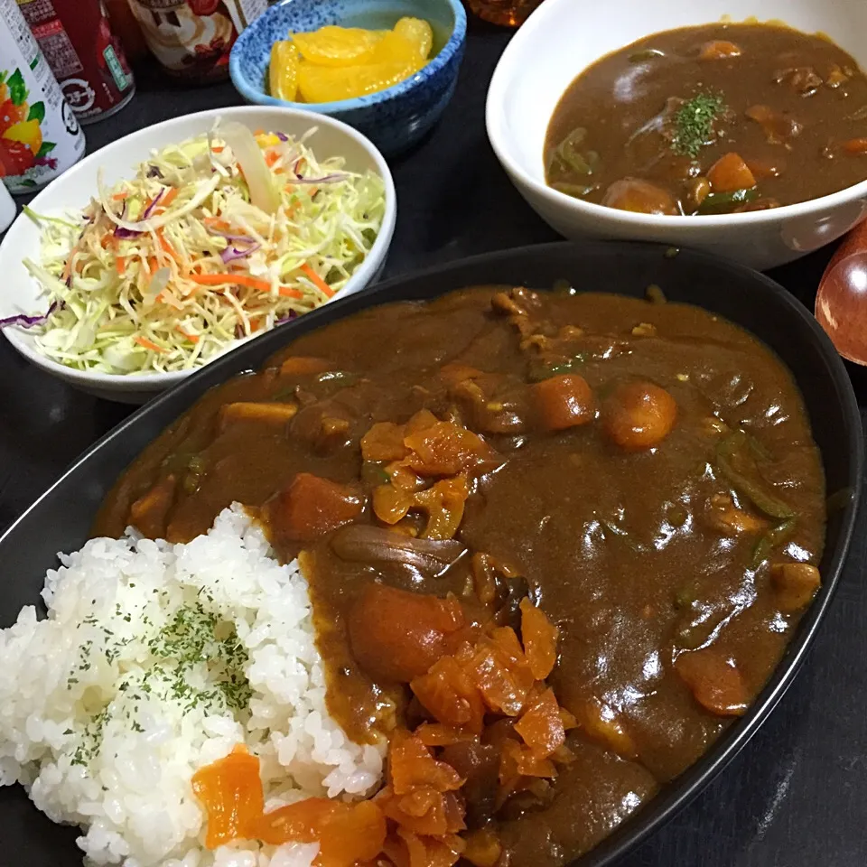 今日の晩ご飯は、昨日のカレー、簡単サラダ、はっさく。|ゆえさん