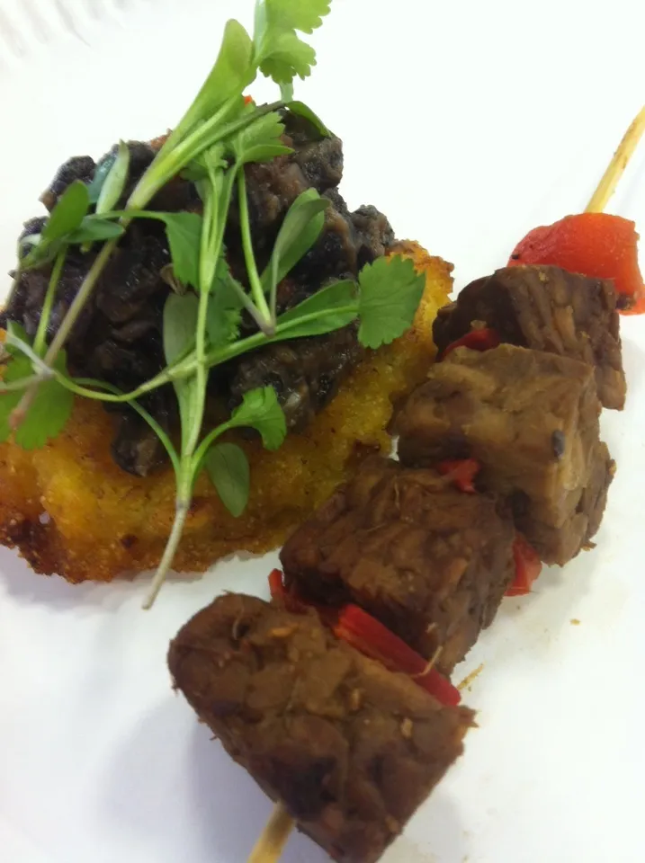 Vegan tapas at Vegfest in the Brighton Centre|Nick Hiderさん