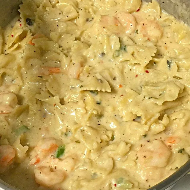 My Mom's Shrimp Bowtie #Pasta #Seafood #Dinner #Main dish 😊 🍤 😊|Alisha GodsglamGirl Matthewsさん