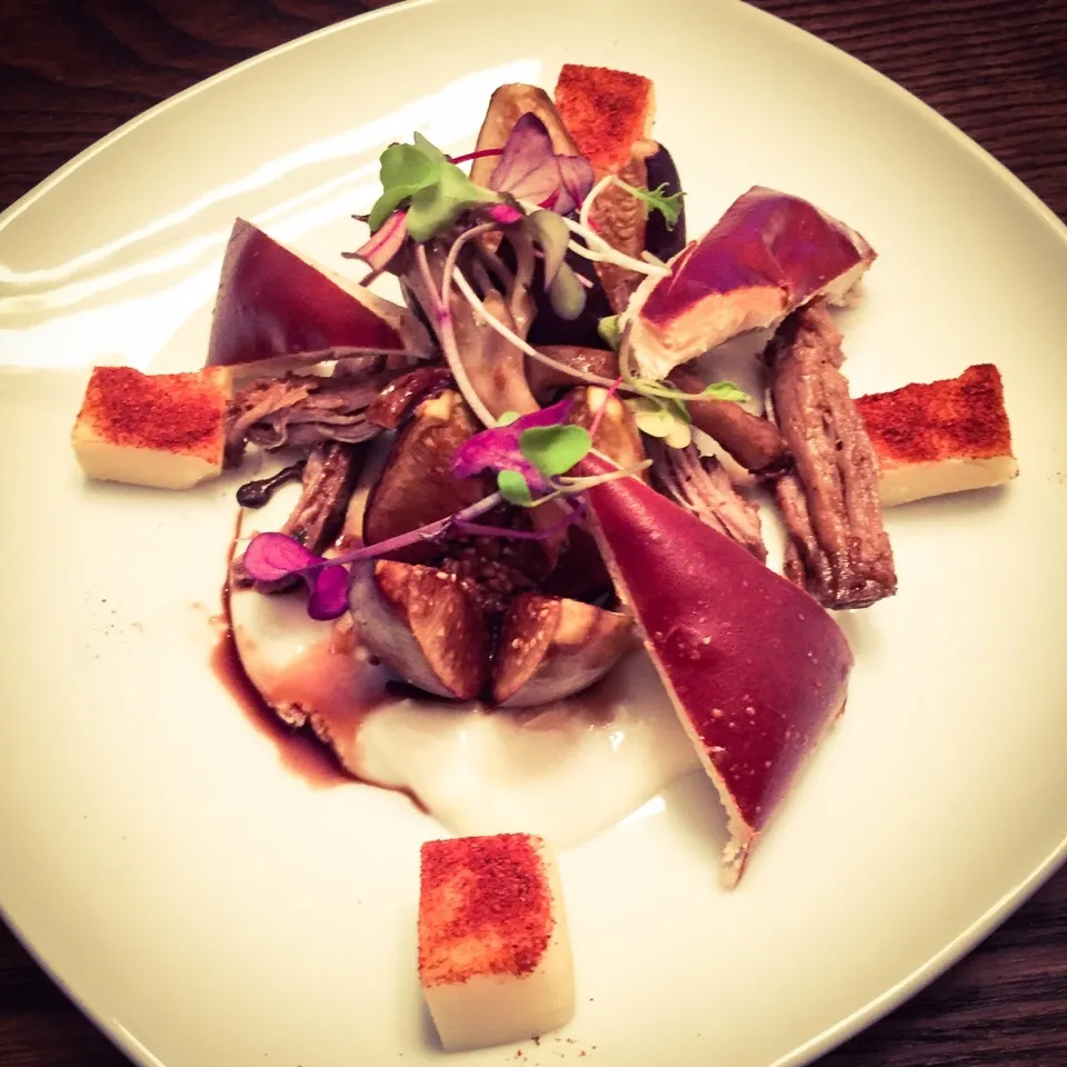 appetizer: balsamic fig w/ blue cheese & tenderloin.|chef_MelissaWさん