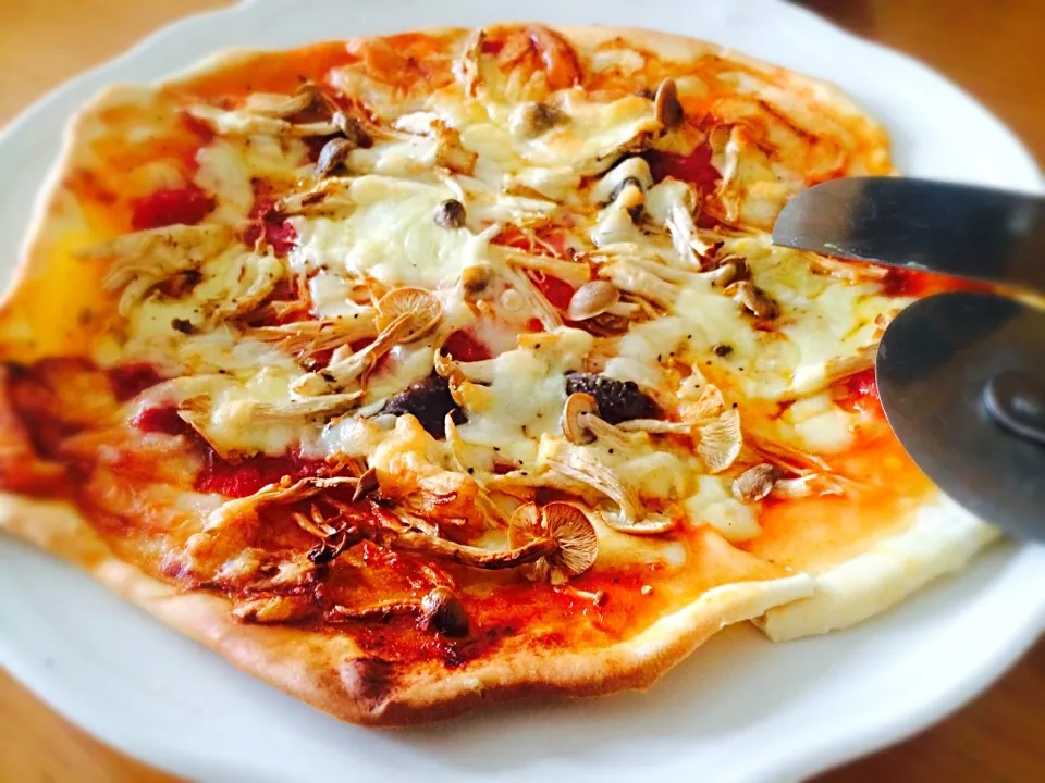 Home made mushrooms&anchovy pizza|Masakiさん