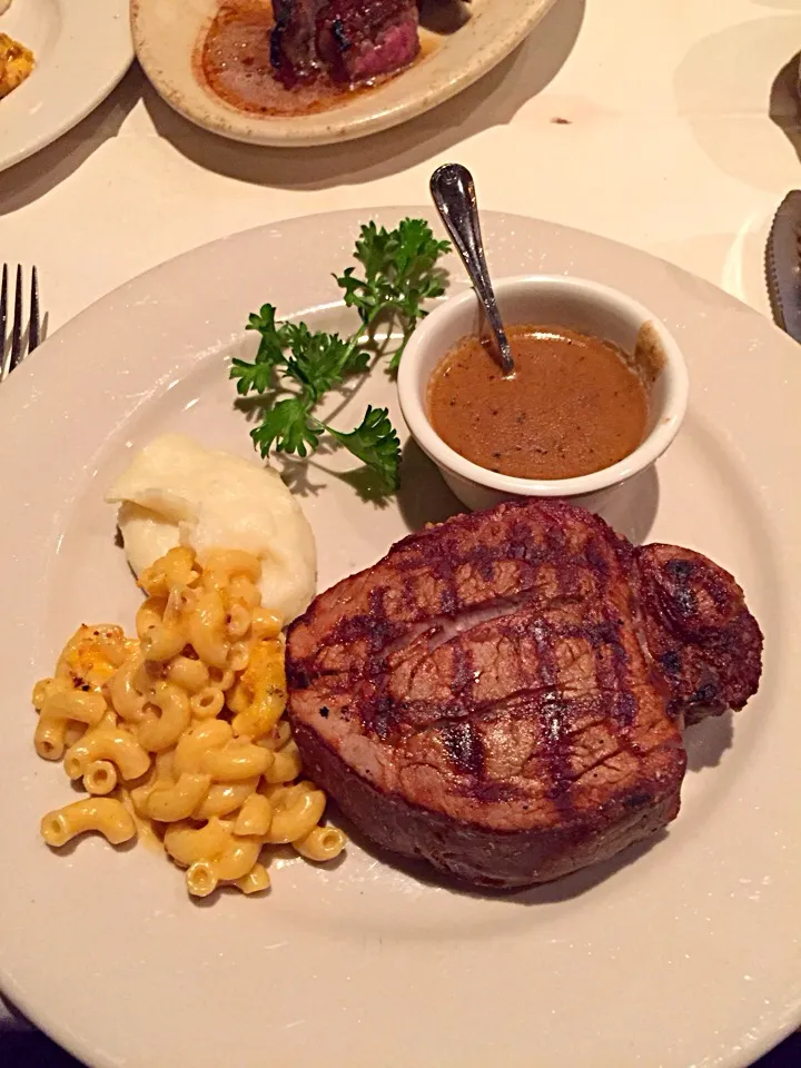 filet mignon with mashed potatoes and truffle lobster mac and cheese|Katieさん