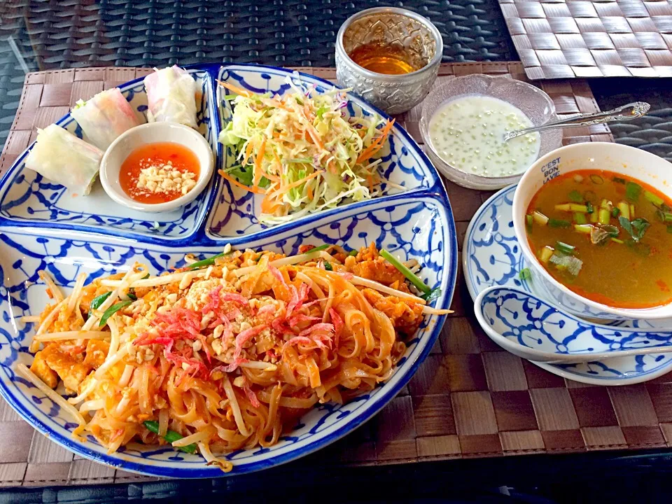 タイ風焼きそばのランチセット|くぽさん