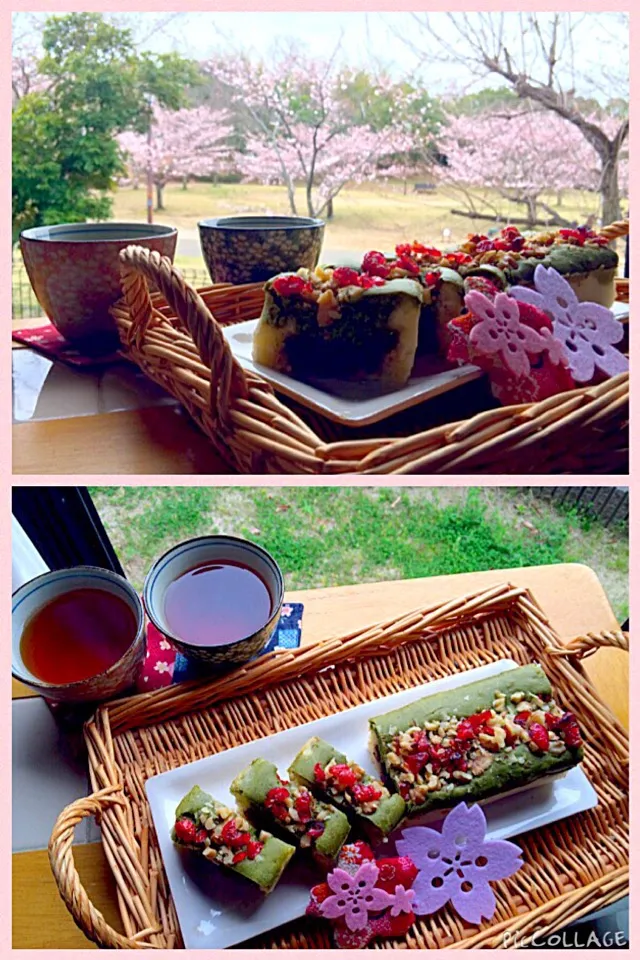 Snapdishの料理写真:3時のおやつパン🌸                       さわこさんの料理 3分生地♪抹茶とアンコ朝パン💗                            胡桃とクランベリーのせて🍓|くうちゃんさん