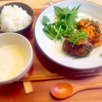 アウトレットモール近くのハンバーグ屋さんの和風ハンバーグ定食|Tsutomu Morinagaさん