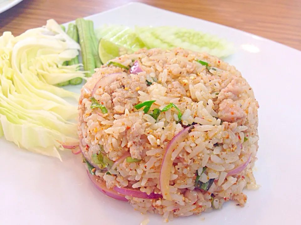 ข้าวผัดลาบหมู Spicy fried rice with minced pork|Yui Phiphitphakdiさん