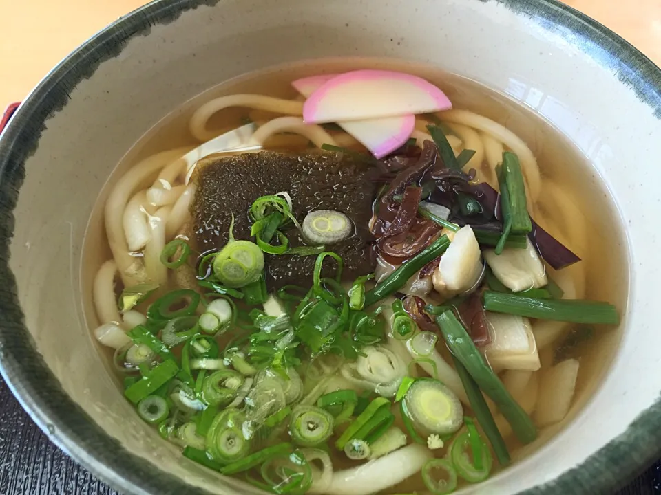 山菜うどんなのだ😋😋😋旨いのだ😋👏👍|きのすけ〜さん