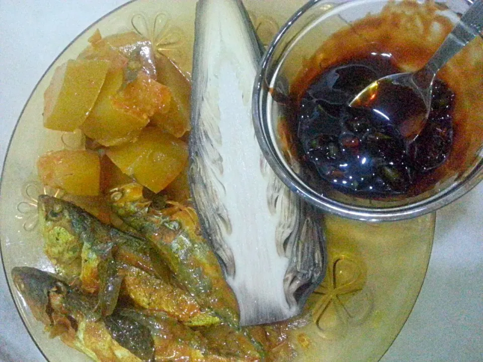 Jantung pisang, betik, ikan goreng & ikan gulai dan cabai kicap|Izni Arifah Shuibさん