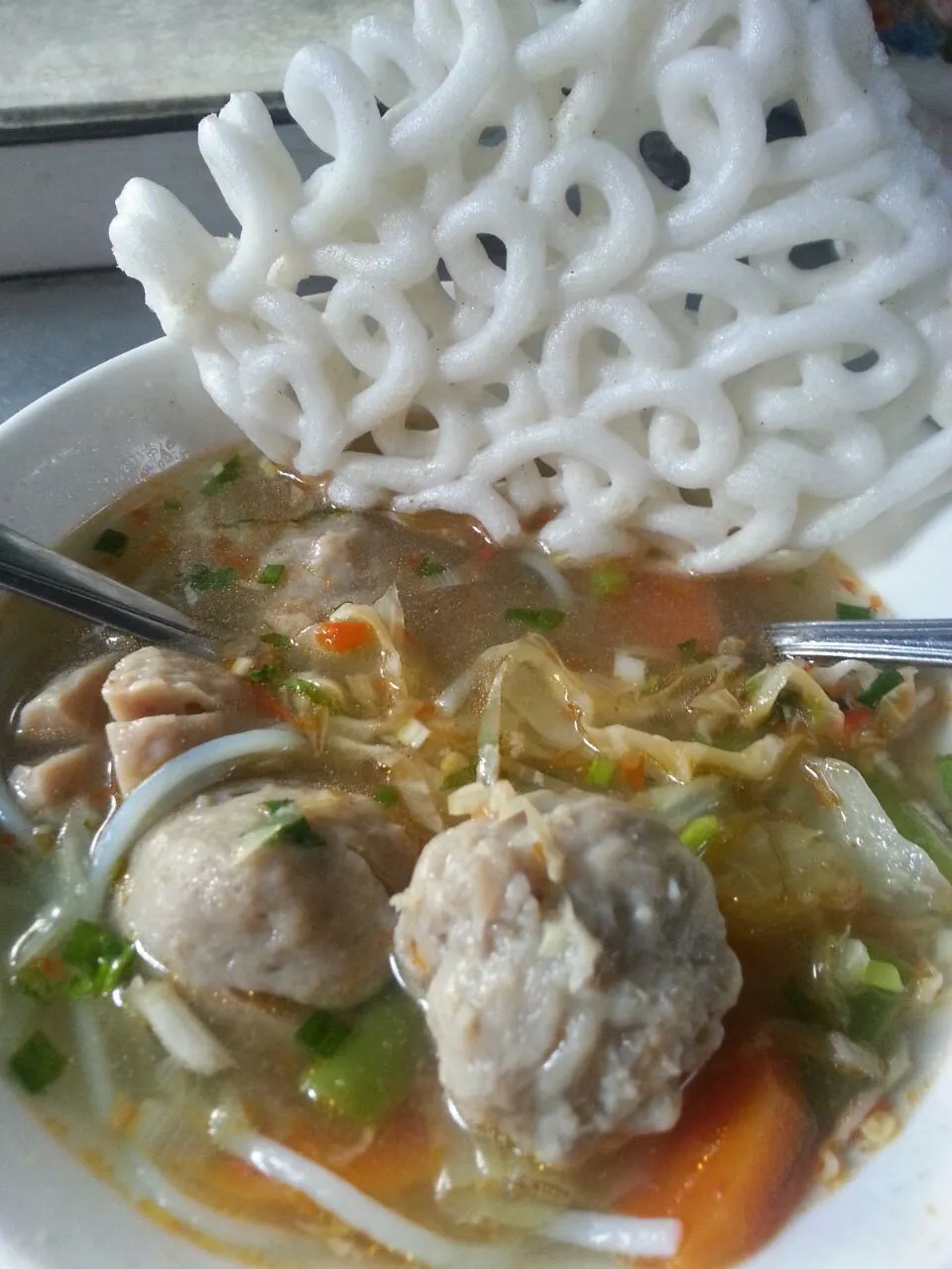 meatball soup with "kerupuk" #streetfood #indonesia #surabaya|fikaaさん