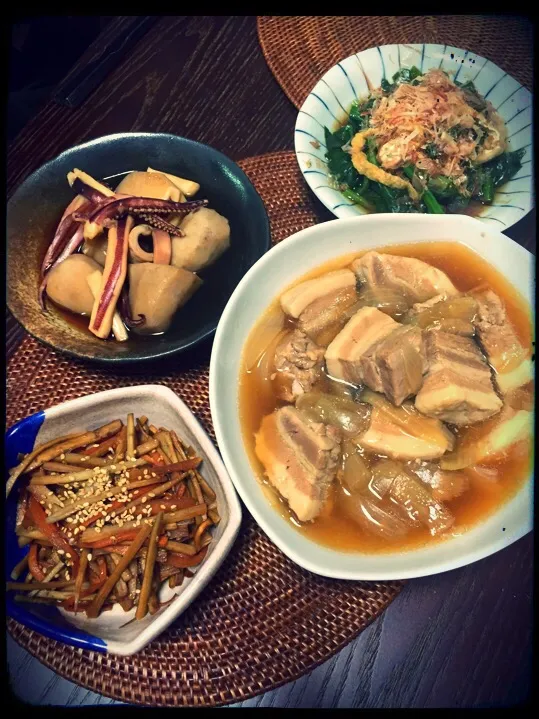 豚の角煮、きんぴらごぼう、里芋といかの煮物、おひたし|ゆかぴさん