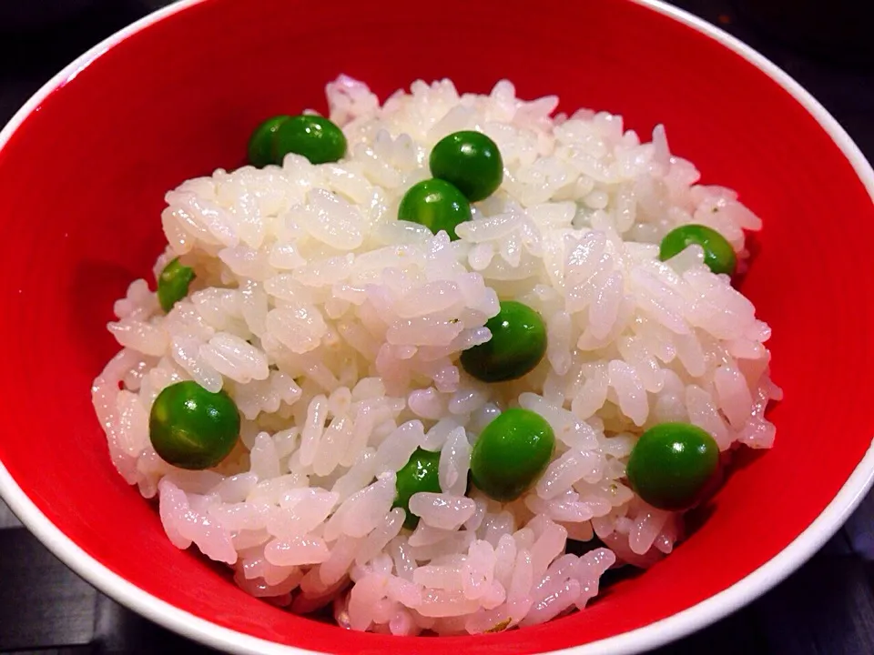 やっぱり春は豆ご飯！豆は後混ぜで見た目を綺麗に。ご飯は昆布と鞘で炊きました|ぞうさんのお台所さん