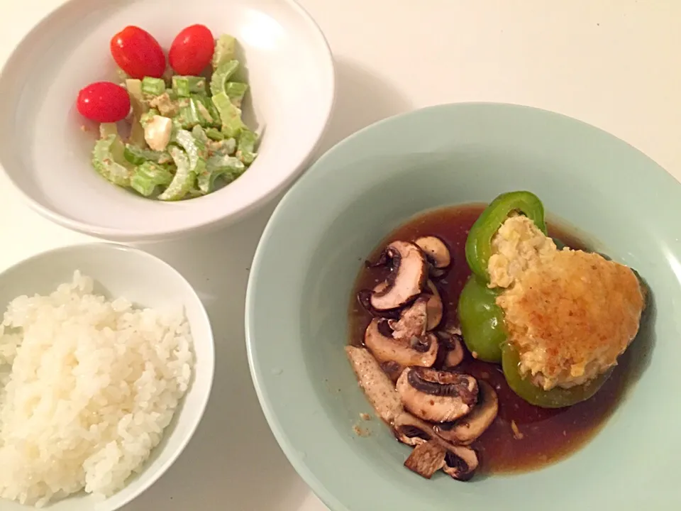 stuffed pepper, celery salad sesame sauce|morikumiさん