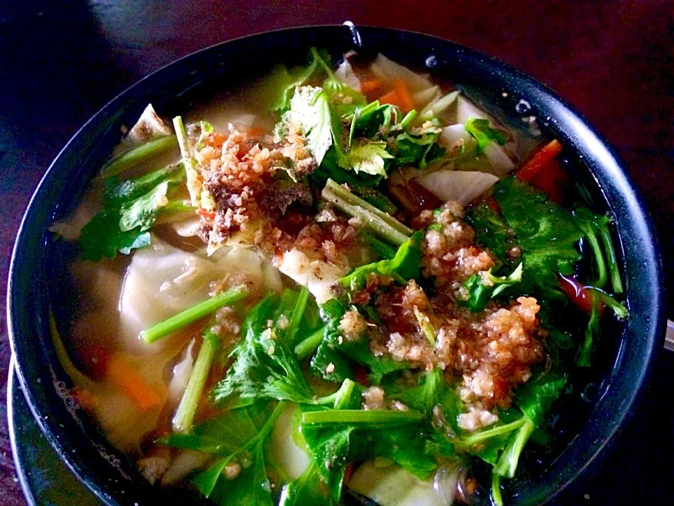 Vegetarian Vermicelli Noodle Soup with Fried Garlic|Liz Ewingさん