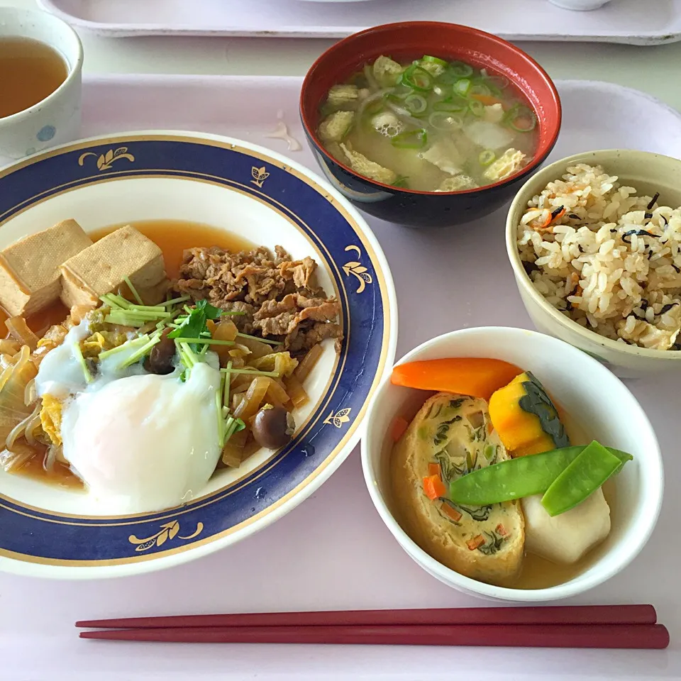 すき焼風煮、ひじきご飯、三色しのだ煮、豚汁|maixx ใหม่さん